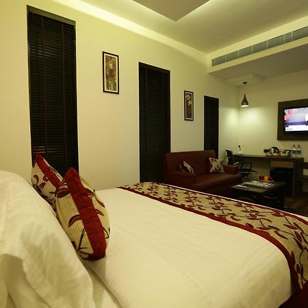 The Spin Hotel Chennai Bagian luar foto