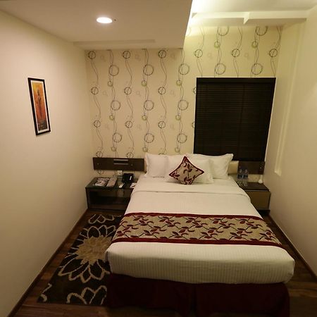 The Spin Hotel Chennai Bagian luar foto